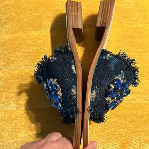 Bill Blass flat sandals - Picture 7 of 11